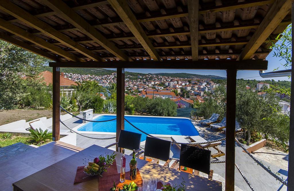 Apartment Piveta Trogir Exterior photo
