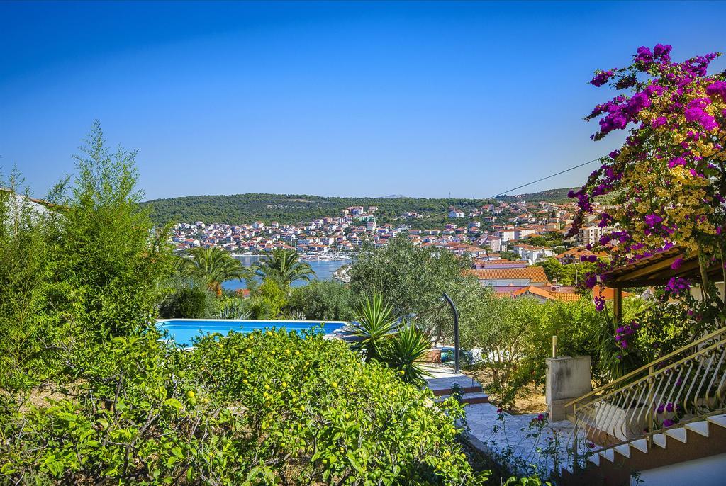 Apartment Piveta Trogir Exterior photo