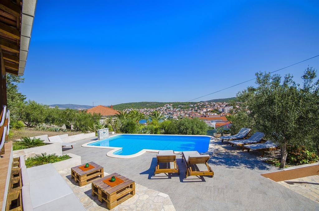 Apartment Piveta Trogir Exterior photo