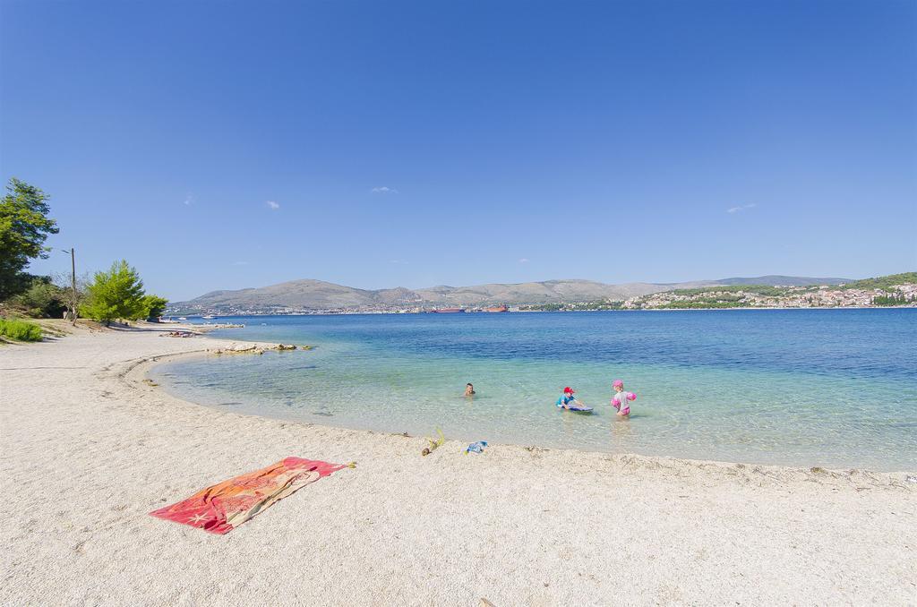 Apartment Piveta Trogir Exterior photo