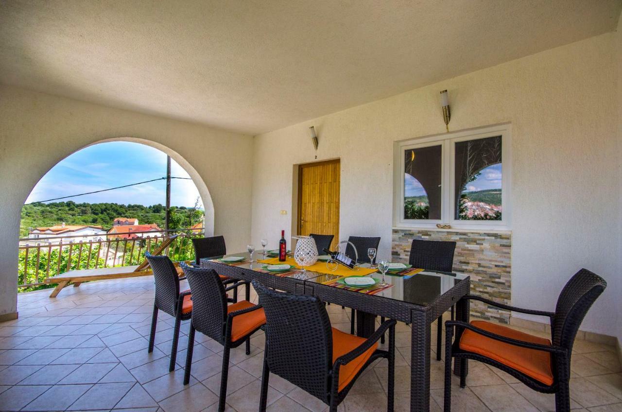 Apartment Piveta Trogir Exterior photo
