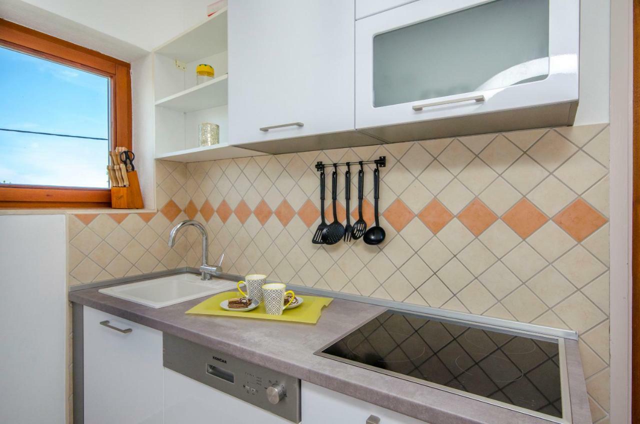 Apartment Piveta Trogir Exterior photo